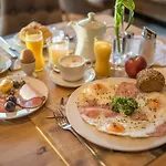 Aparthotel Almschloessl & Schrotteralm 4*