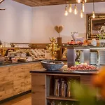 Almschloessl & Schrotteralm Apartmanhotel 4*