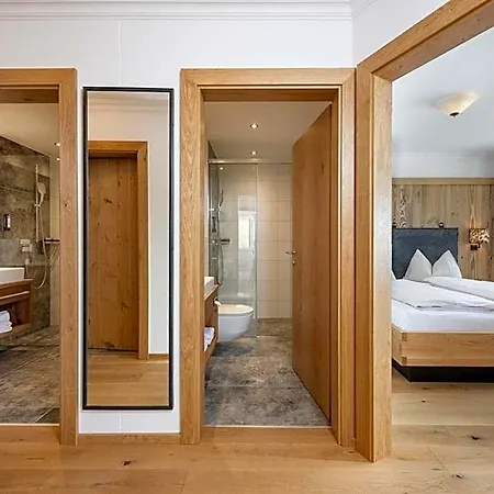 Apart-hotel Almschloessl & Schrotteralm 4*