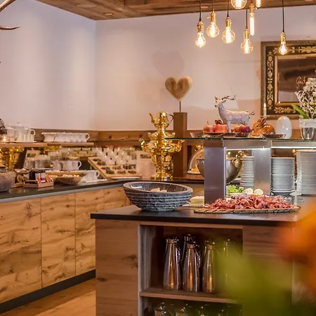 Almschloessl & Schrotteralm アパートホテル 4*