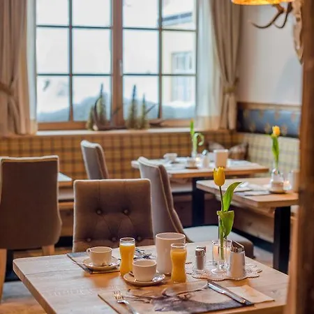 Aparthotel Almschloessl & Schrotteralm 4*