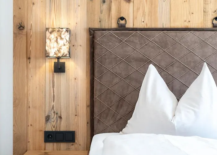 Aparthotel Almschloessl & Schrotteralm 4*