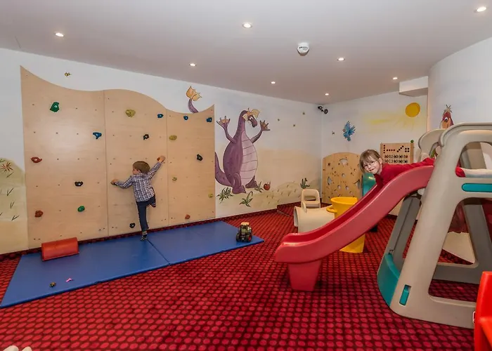 Almschloessl & Schrotteralm 4* Obertauern