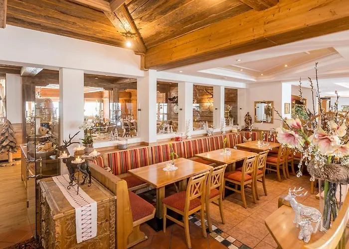 Aparthotel Almschloessl & Schrotteralm 4*